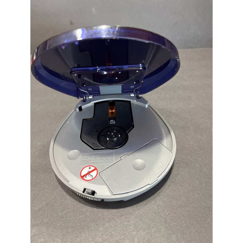 Magnavox MPC225SL/17 Portable CD Player Jogproof 45s ESP Silver Blue 2003 - Picture 2 of 4